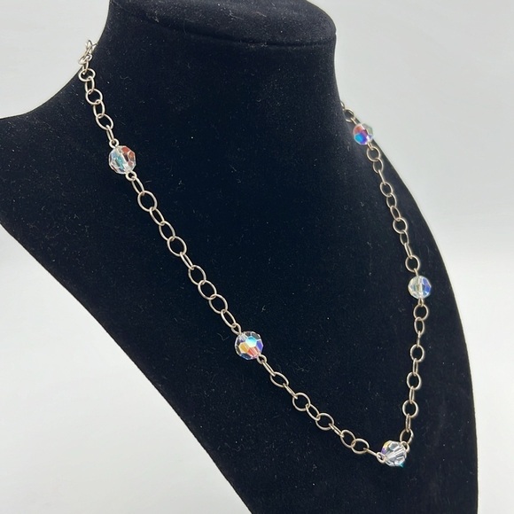 SIMPLE NECKLACE WITH IRIDESCENT BEADS - Picture 3 of 7